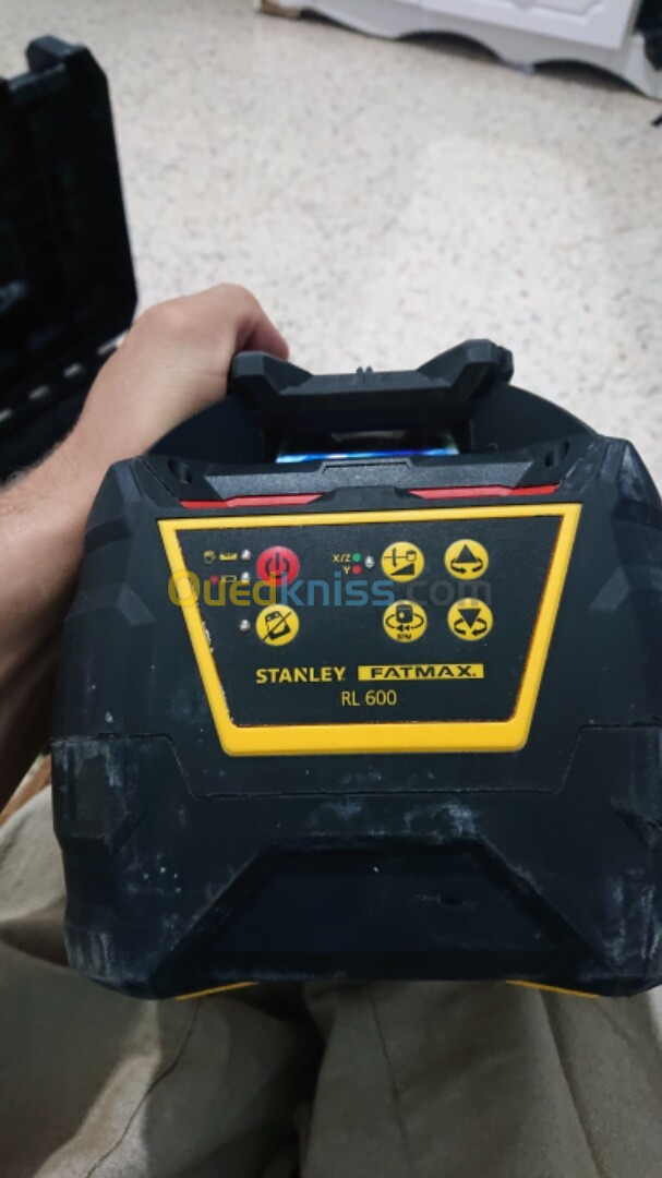 Niveau laser rotatif stanley fatmax 