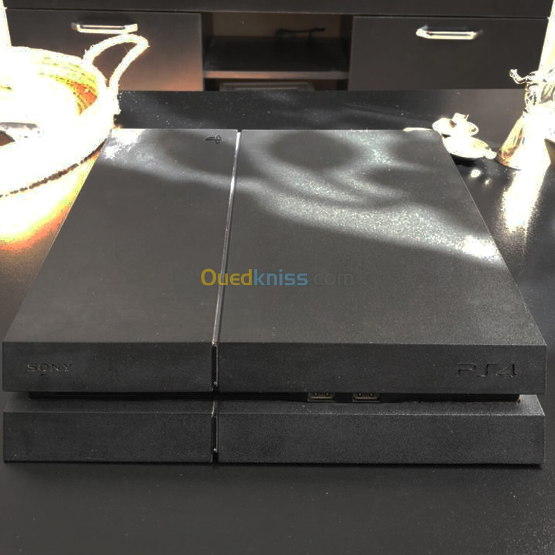 Playstation 4 (PS4) Fat 1TB Discdure GAMER EDITION