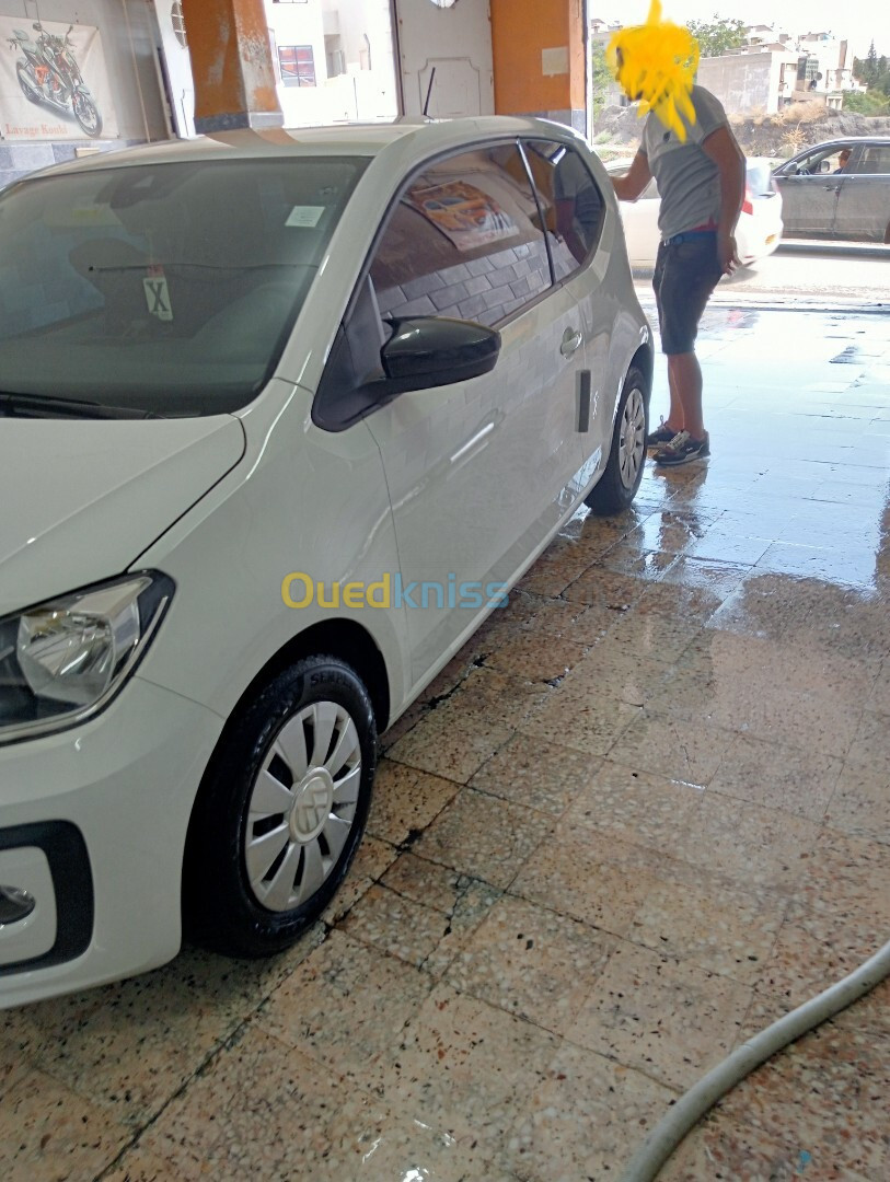 Volkswagen Up 2021 BlueMontion