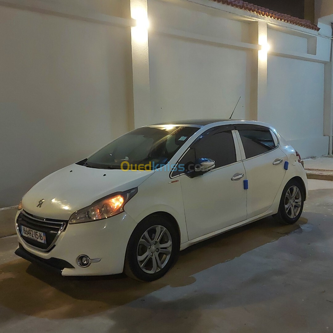 Peugeot 208 2015 Allure Facelift