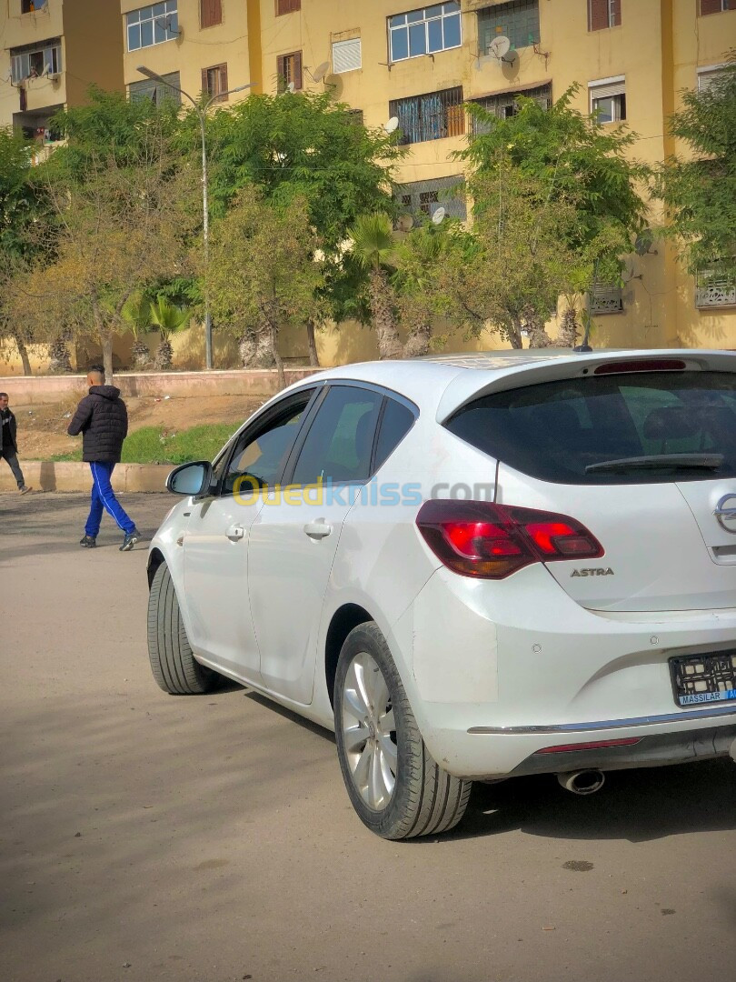 Opel Astra 2015 SPORT