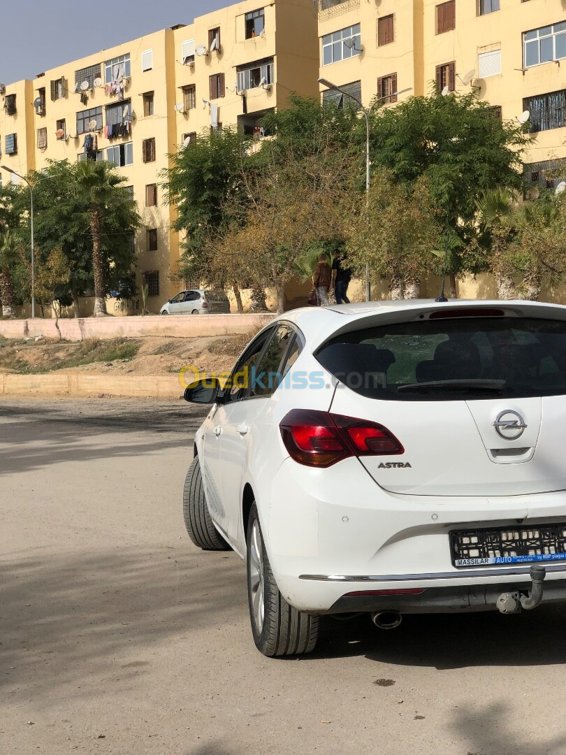 Opel Astra 2015 SPORT