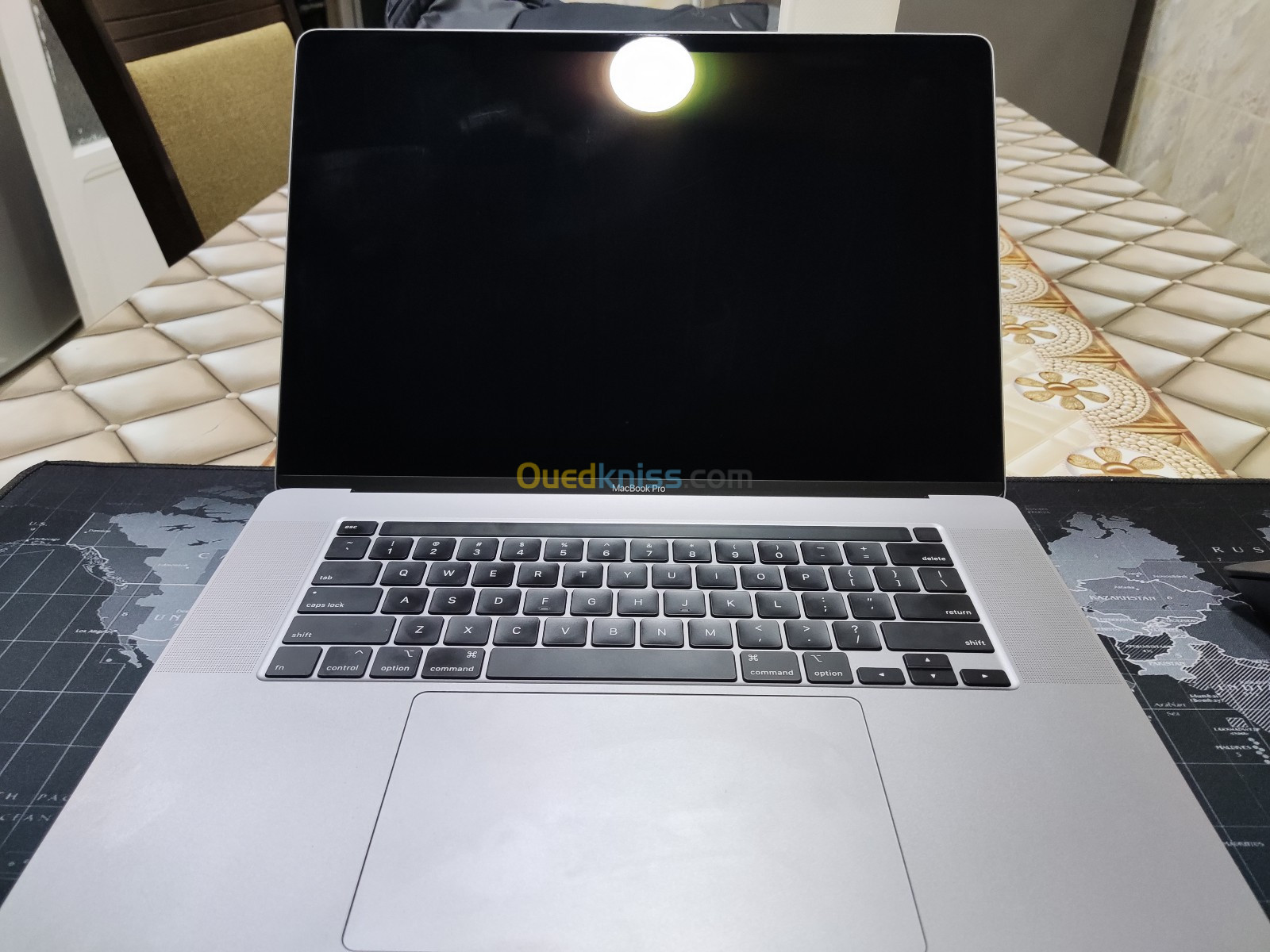 macbook pro 2019, 16 Pouces, 58 cycles, 16gb , 1tb , 60 cycles