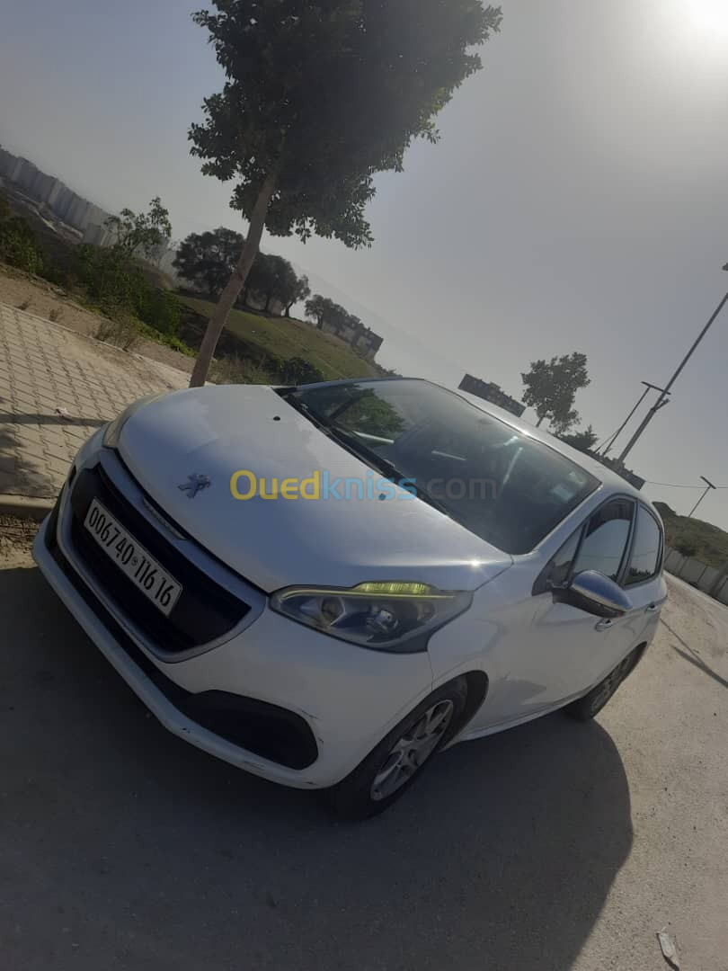 Peugeot 208 2016 Silver Line