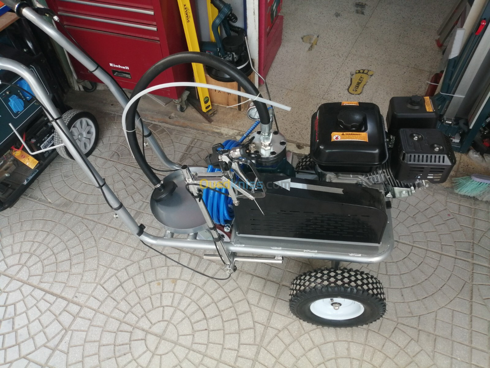 MACHINE TRACAGE & MARQUAGE ROUTIER AIRLESS 