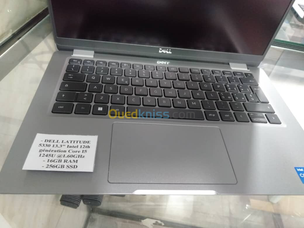 DELL LATITUDE 5330 Intel Core i5-1245U cache 12 Mo, jusqu'à 4,40 GHz 16GB 256GB SSD 13" FULL HD