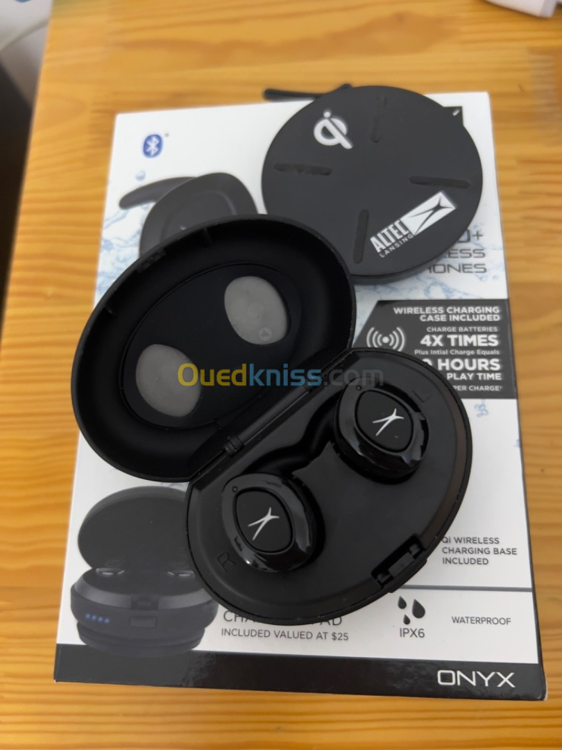 Wireless earphones 