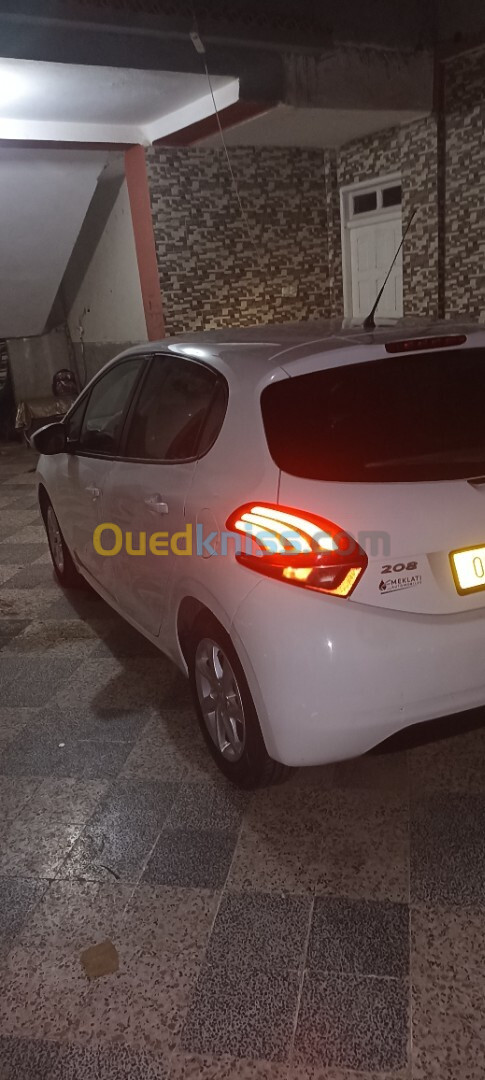 Peugeot 208 2016 Active Facelift