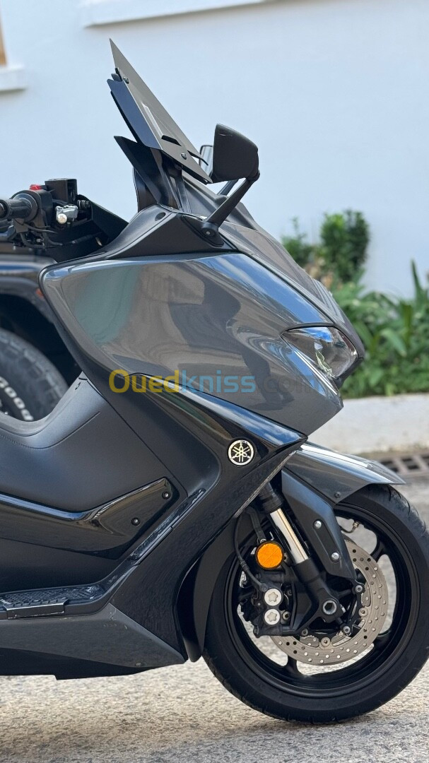 Yamaha Tmax 560 2022