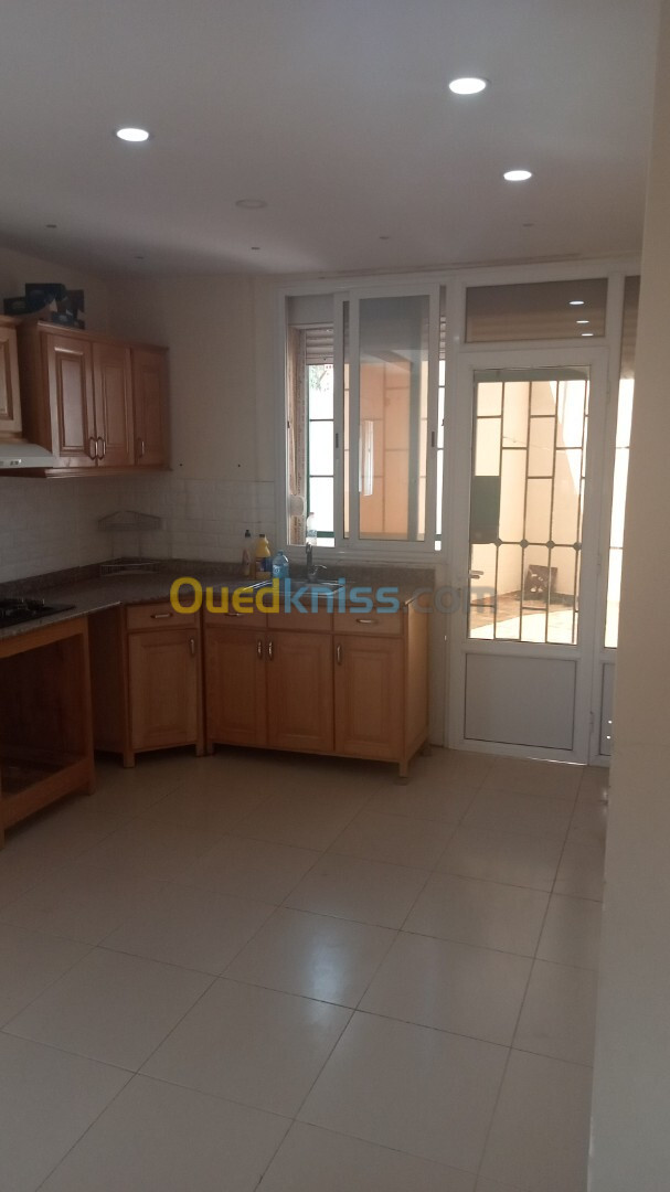 Vente Appartement F3 Alger Bouzareah