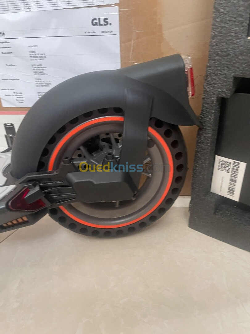 5TH WHEEL Electric Scooter M2 5TH 2024