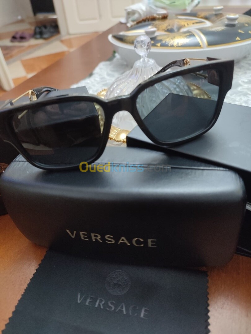 Lunettes de soleil Versace 