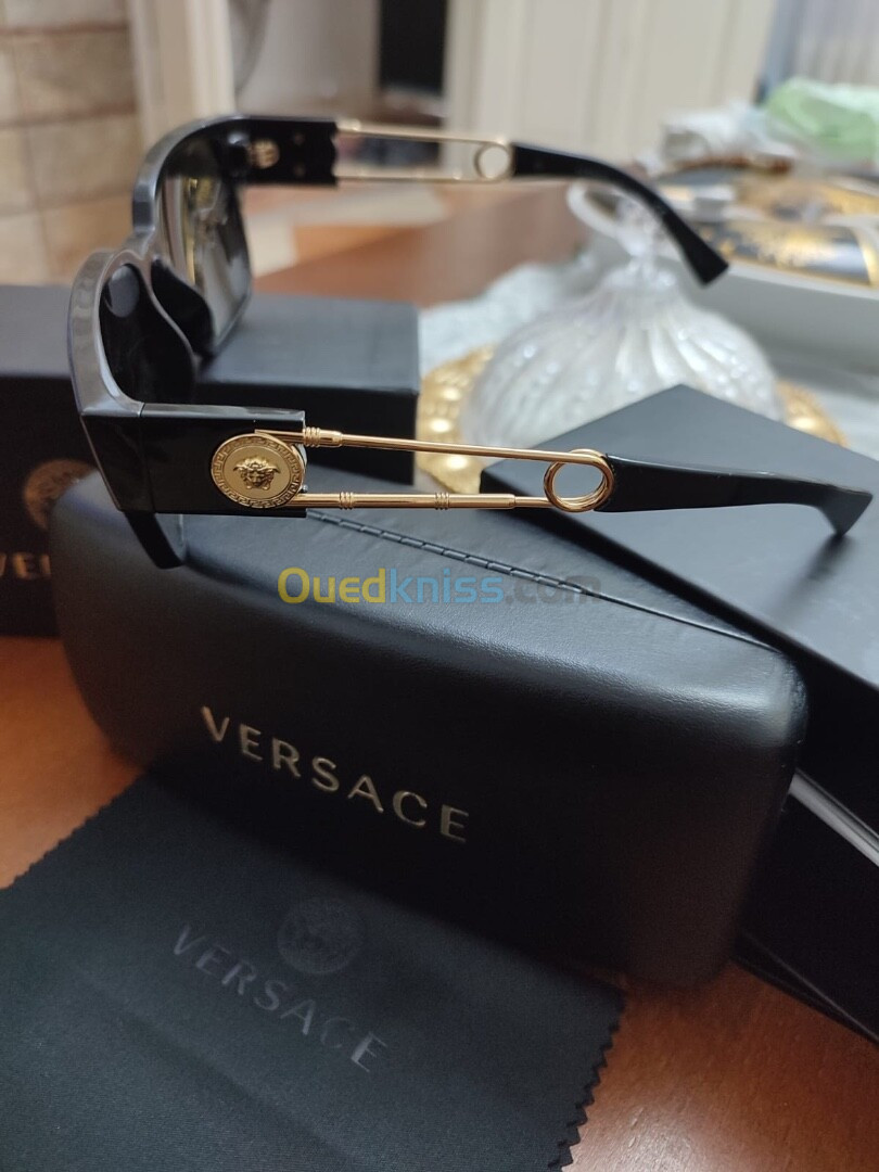 Lunettes de soleil Versace 