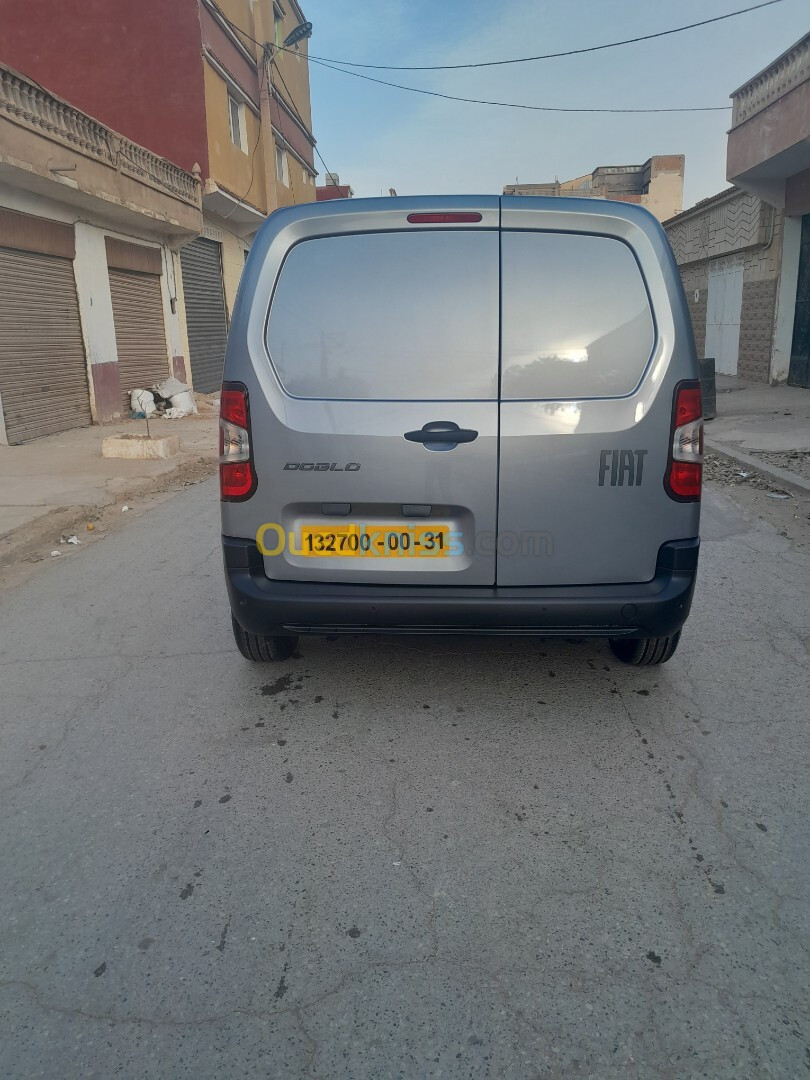 Fiat doblo 2024 commerciel