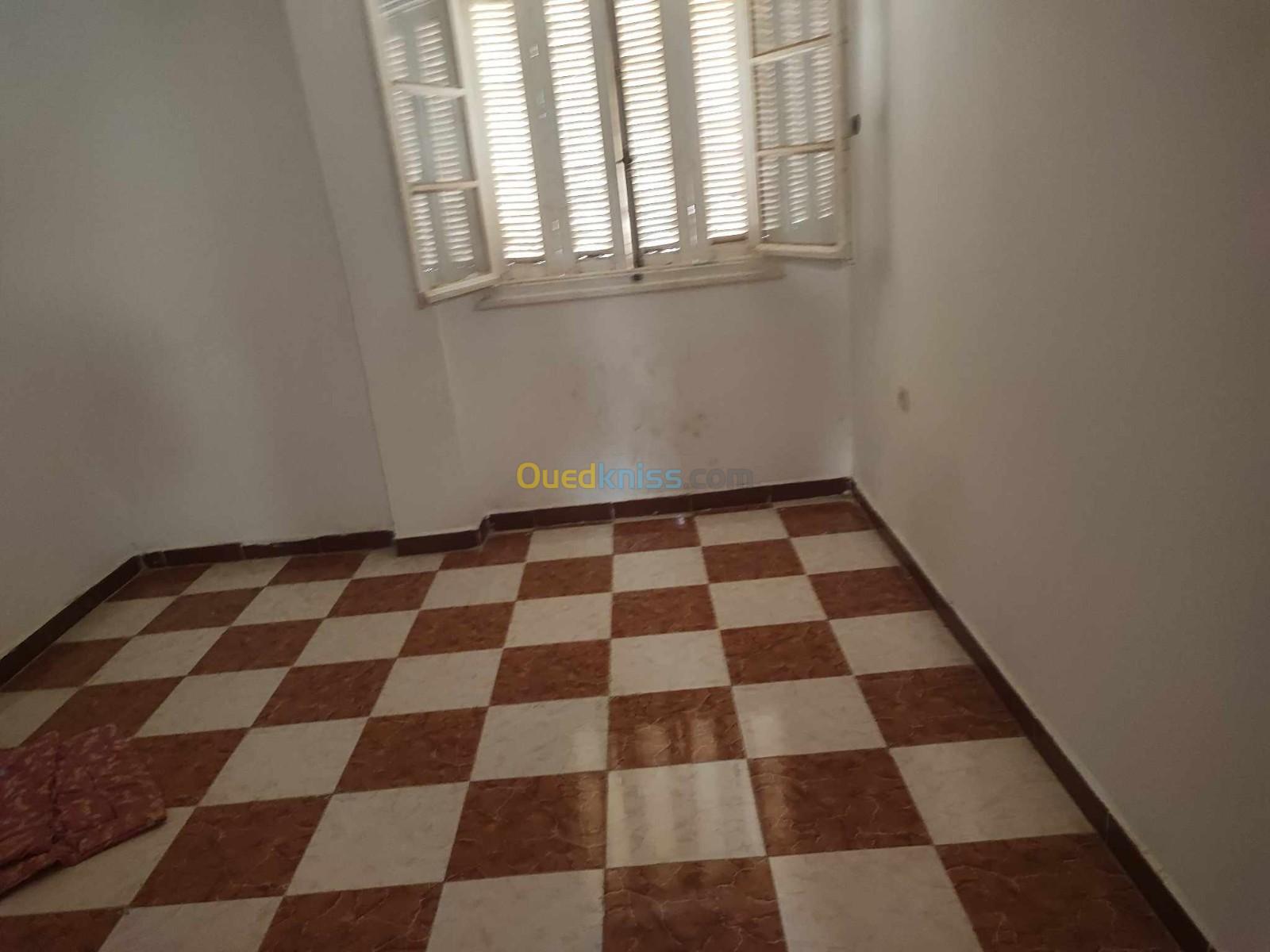 Location vacances Appartement F3 Mostaganem Khadra