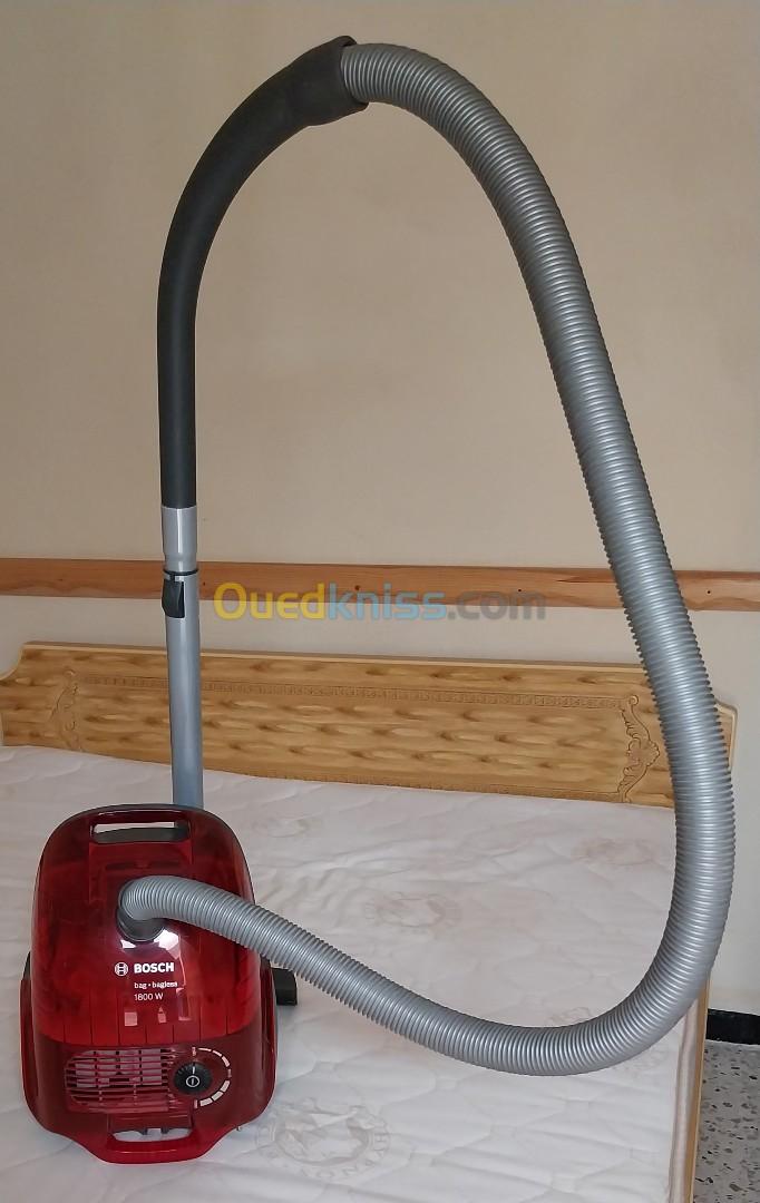 Aspirateur Bosch 1800W.