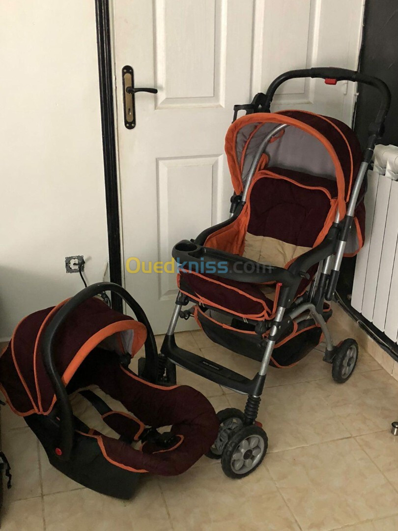 Poussette et siège auto pour bébé 