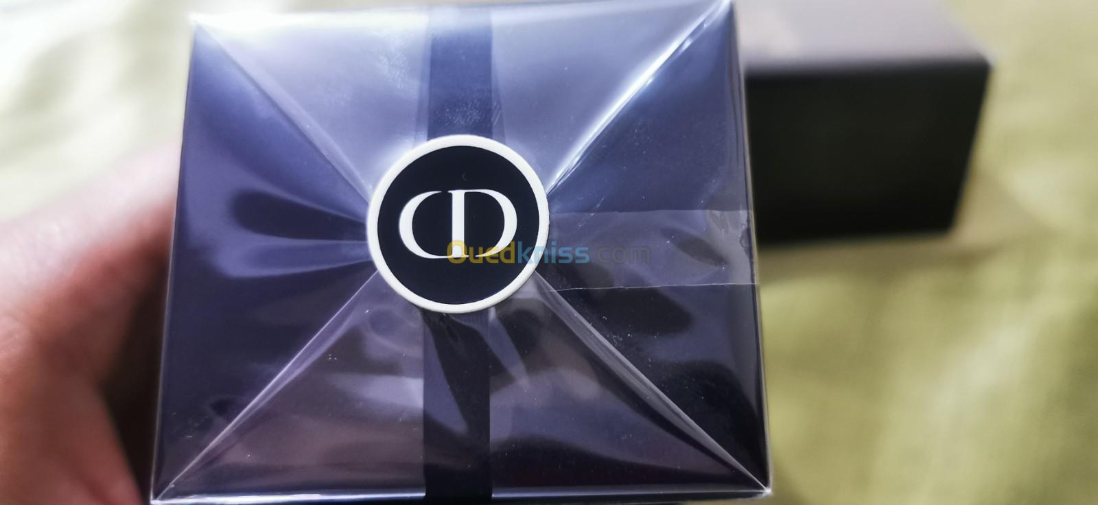 Parfum Dior Sauvage et Armani Code Absolu