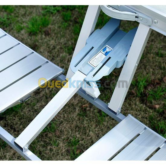 Table pliable de camping avec 4 siège 