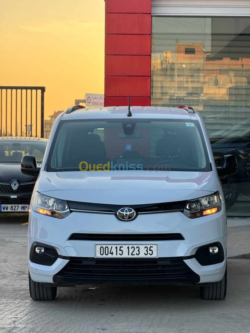 Toyota Proace city 2023 