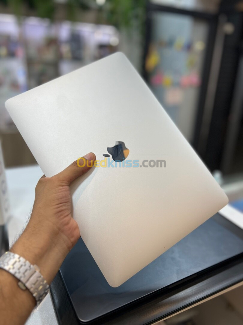 MacBook Air 2020 i3