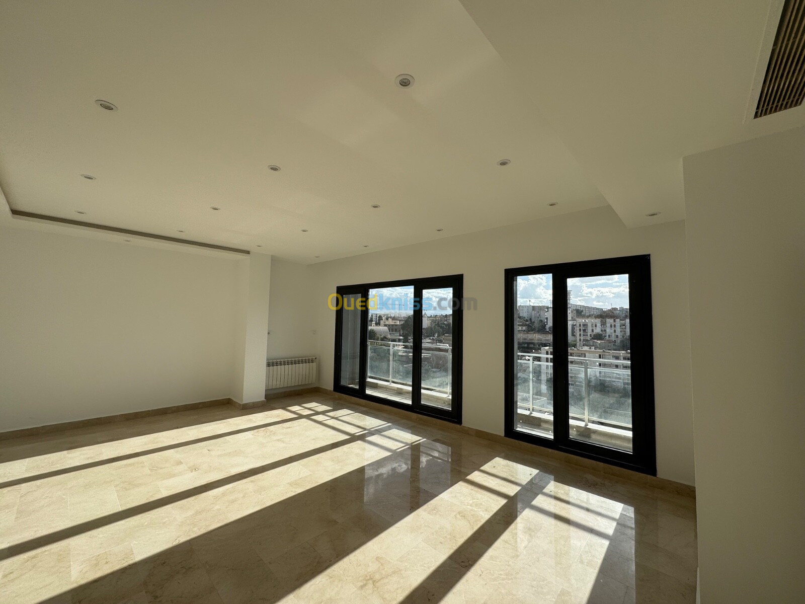 Vente Appartement F8 Alger Hydra