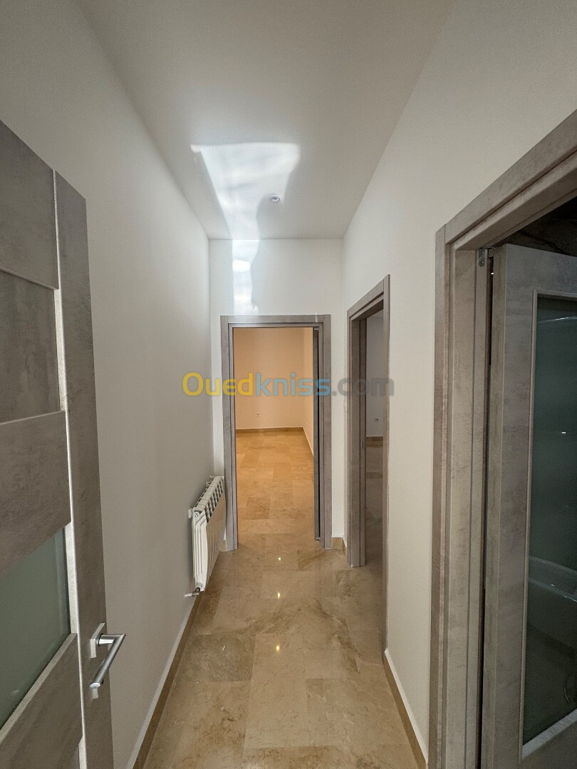 Vente Appartement F8 Alger Hydra