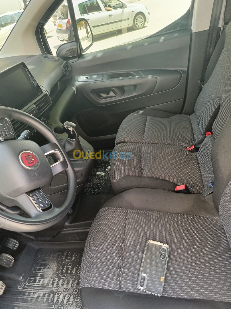 Fiat Doblo 2023 Italien