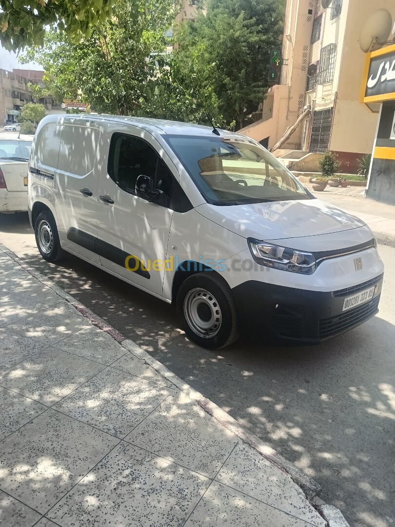 Fiat Doblo 2023 Italien