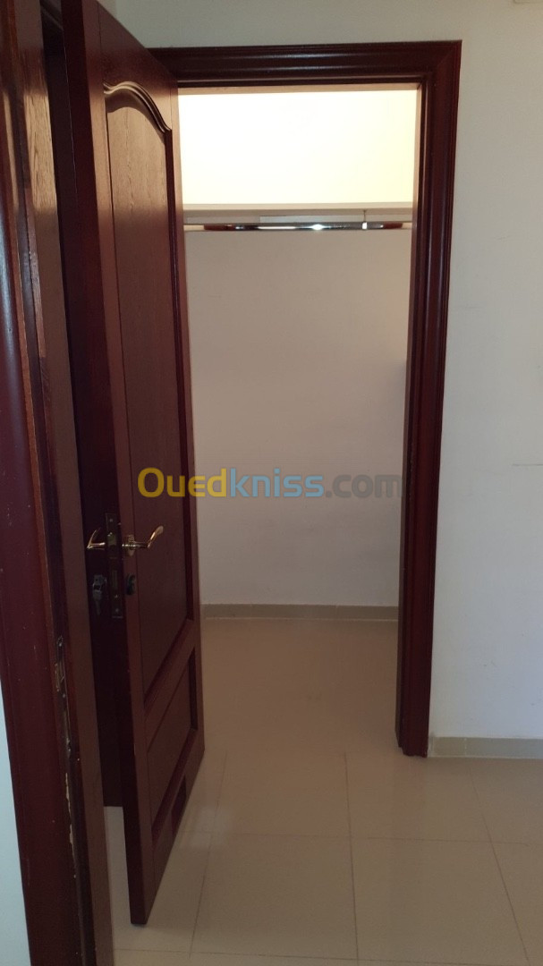 Location Appartement F03 Alger El achour