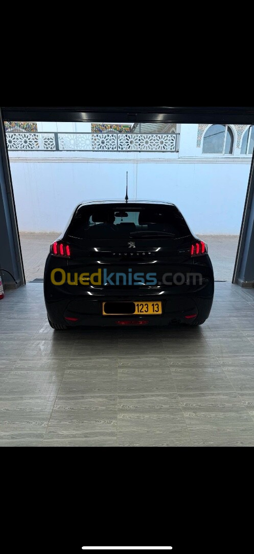 Peugeot 208 2023 Allure