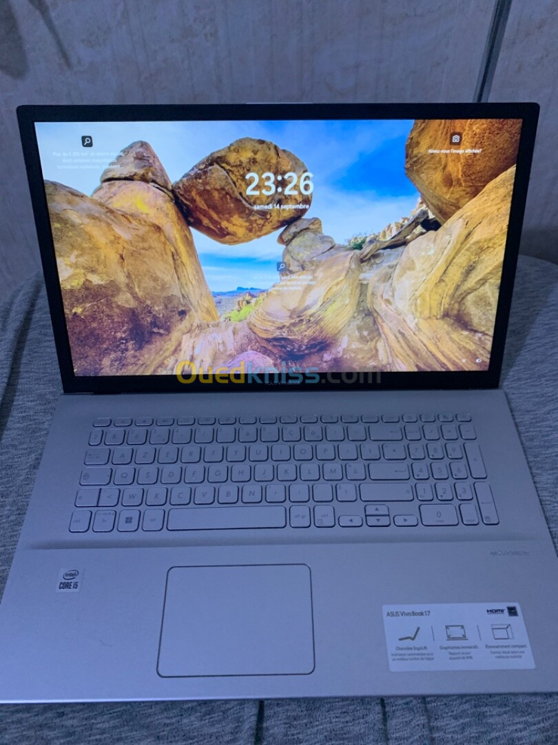 Asus vivobook 17