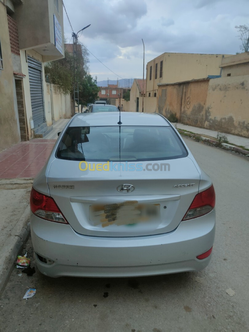 Hyundai Accent RB  4 portes 2013 