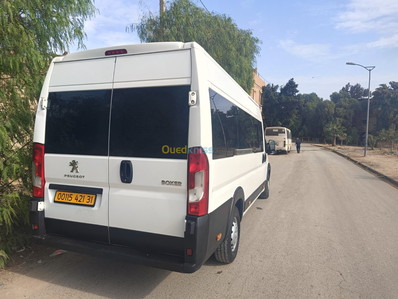 Peugeot Boxer minibus 2021