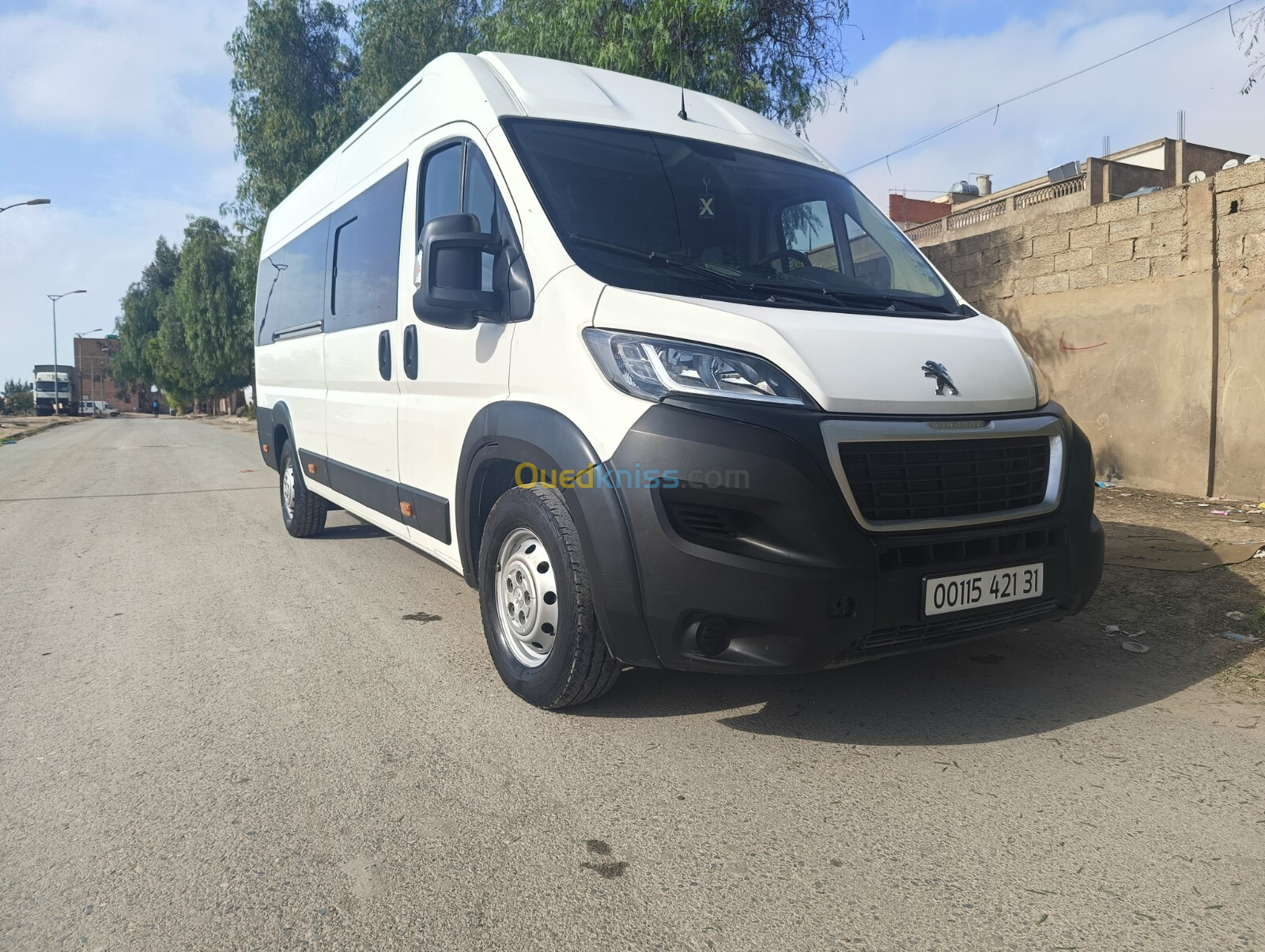 Peugeot Boxer minibus 2021