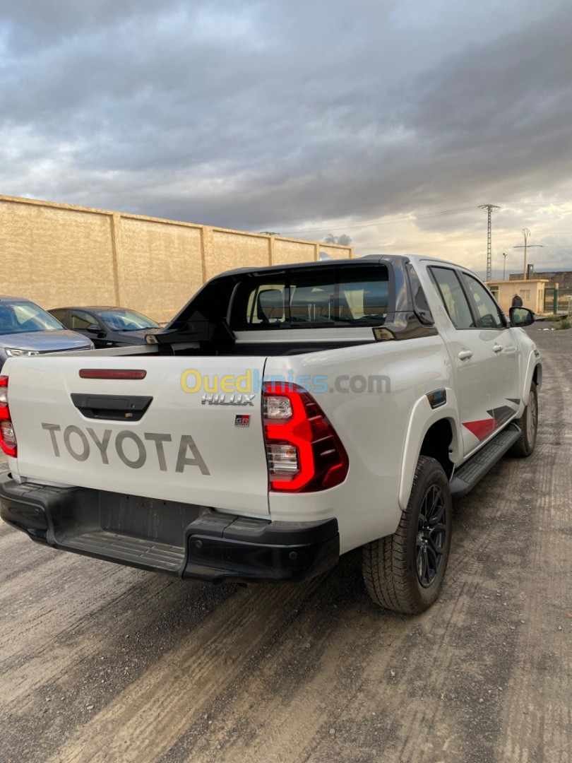 Toyota Hilux 2024 GR