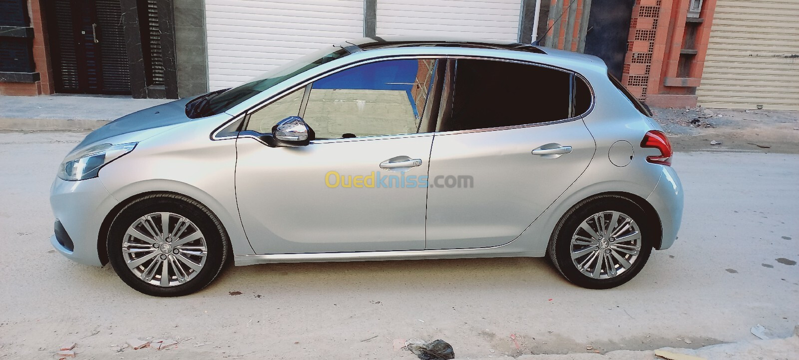 Peugeot 208 2015 Allure