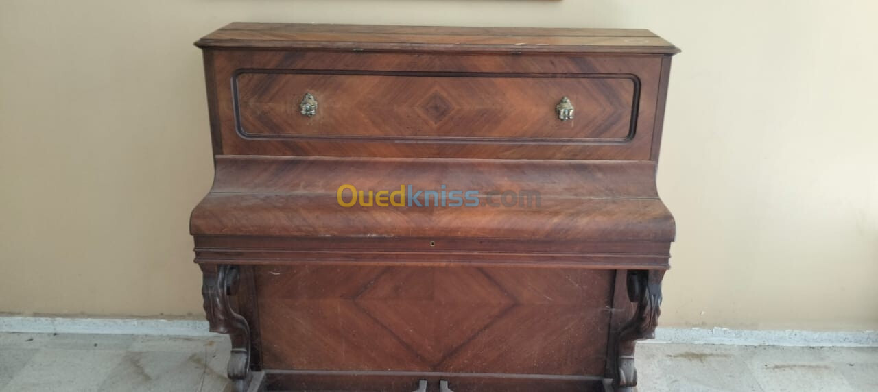 TRES BEAU PIANO DROIT ANCIEN