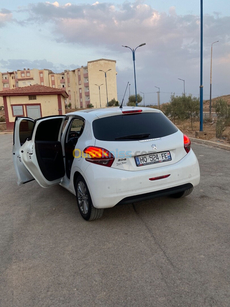 Peugeot 208 2015 Allure Facelift