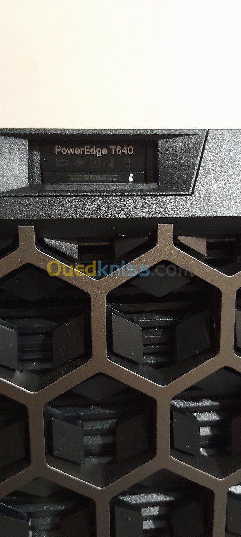 (02) Poweredge T640 Dell Serveur Tour-2xProcesseur Silver 4108 8C 1.8ghz 64GB sas 3to 2.5 12gb /s