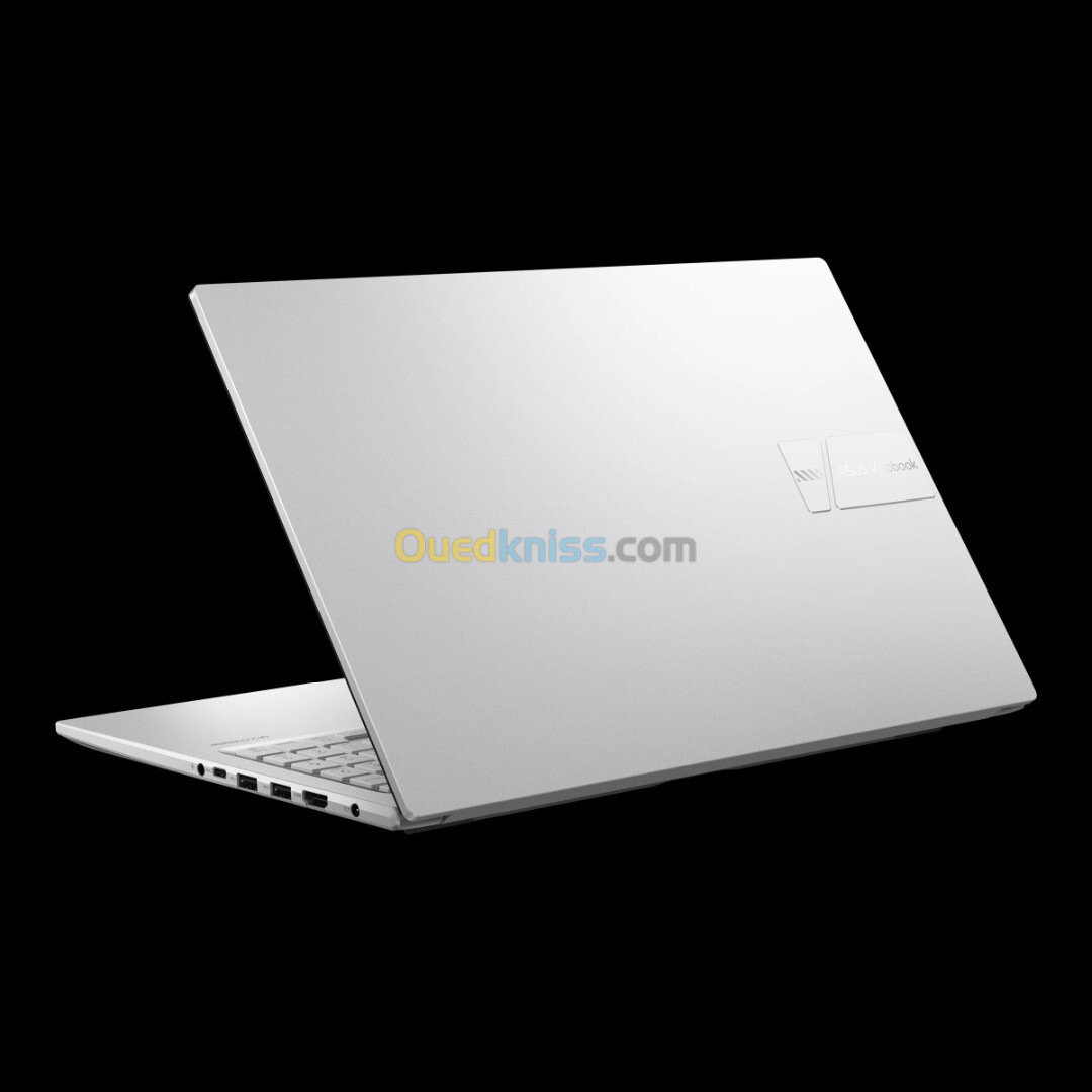 LAPTOP ASUS VIVOBOOK  INTEL I5-1335U et 8GB de RAM , Stockage SSD de 256GB et écran 15,6