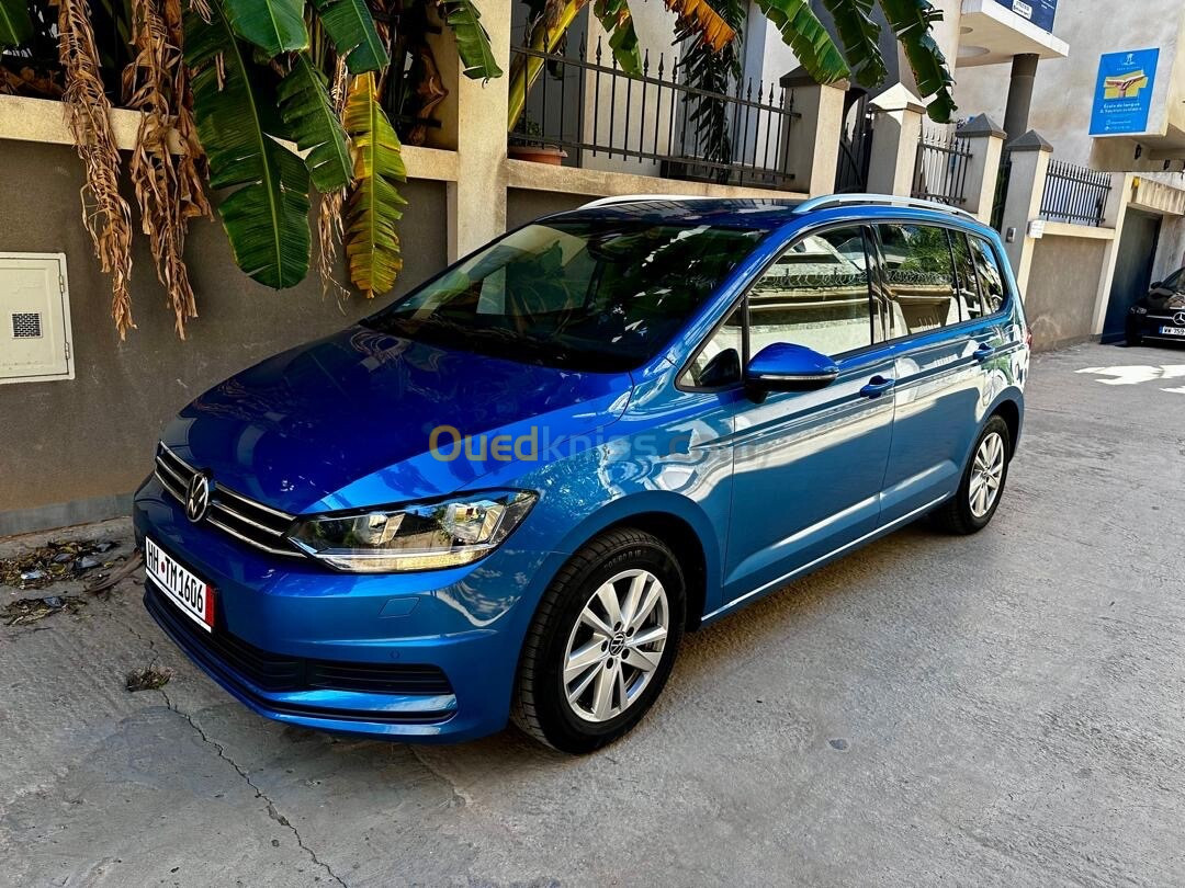 Volkswagen Touran 2022 Family 7 place