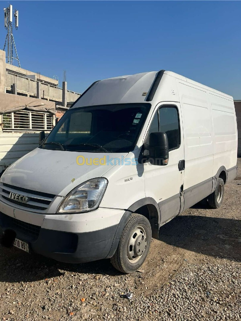 IVECO 35c12 2012