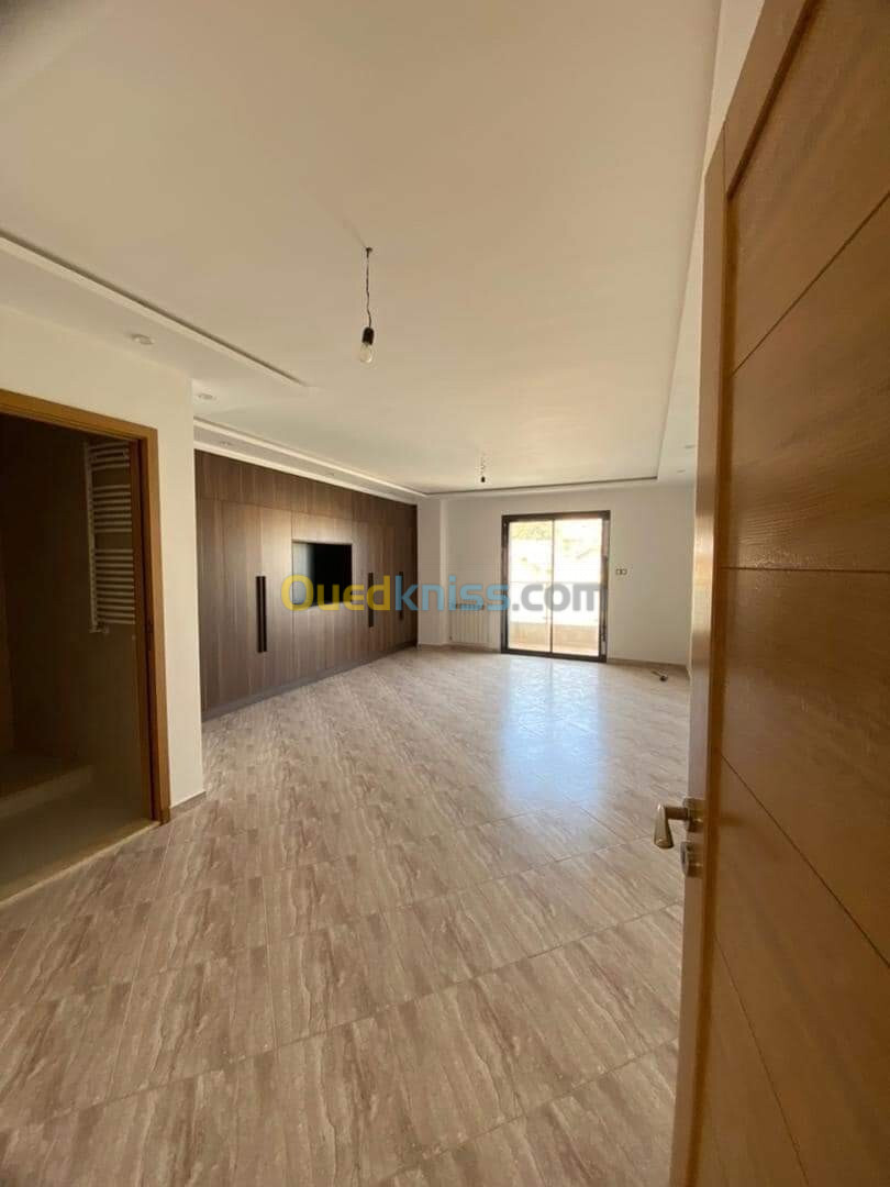 Vente Appartement F4 Alger Bordj el bahri