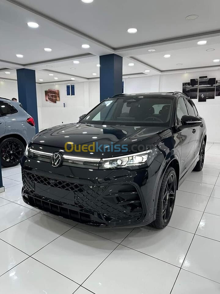 Volkswagen Tiguan 2024 Full options R Line black black