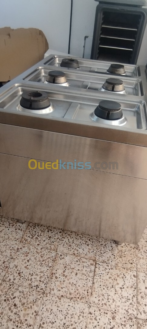 Cuisinière professionnelle 6 feux