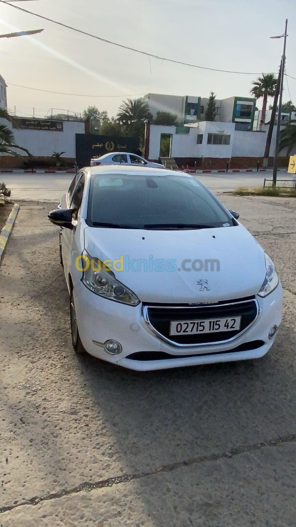 Peugeot 208 2015 Allure