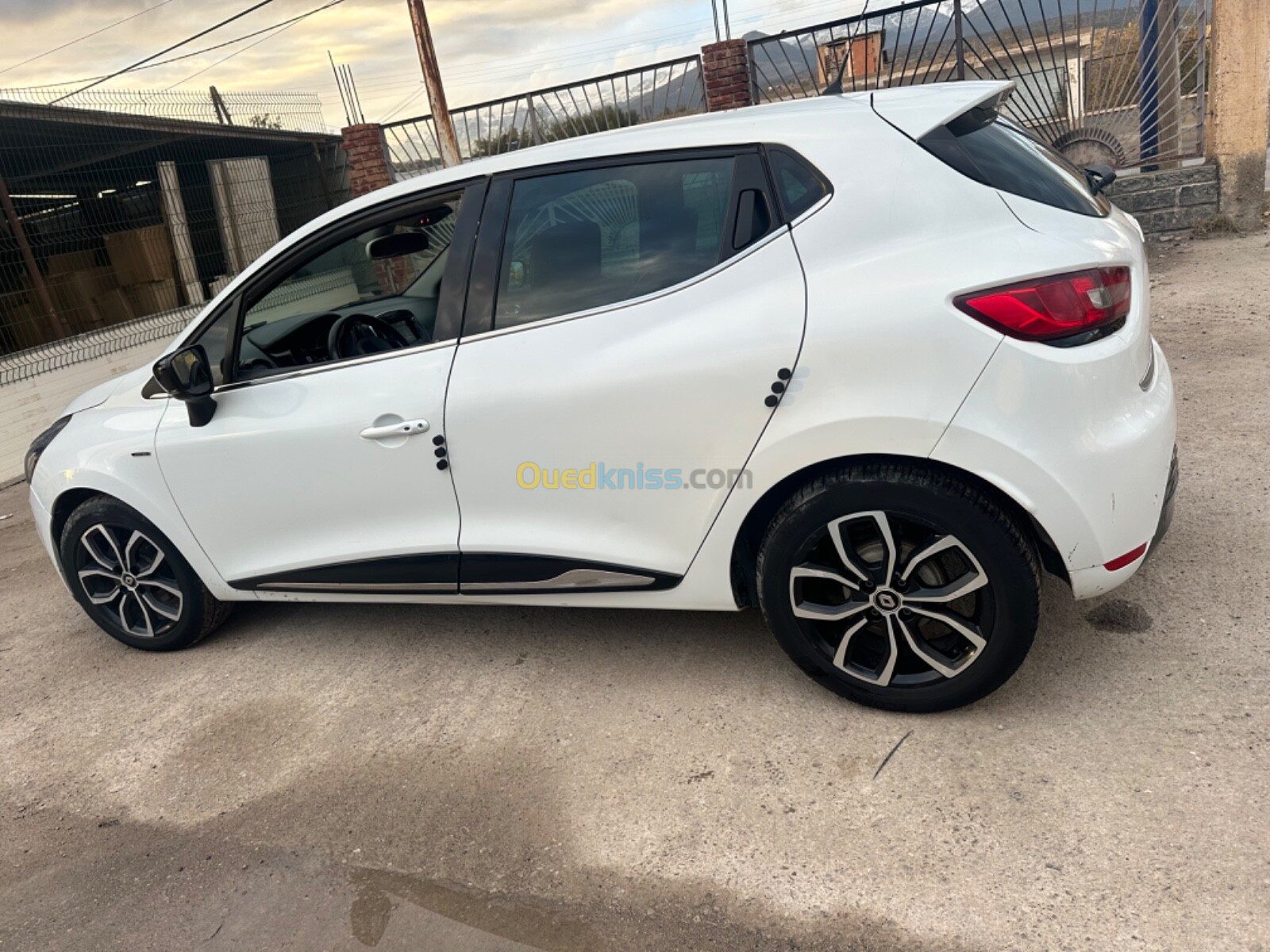 Renault Clio 4 2019 Limited 2