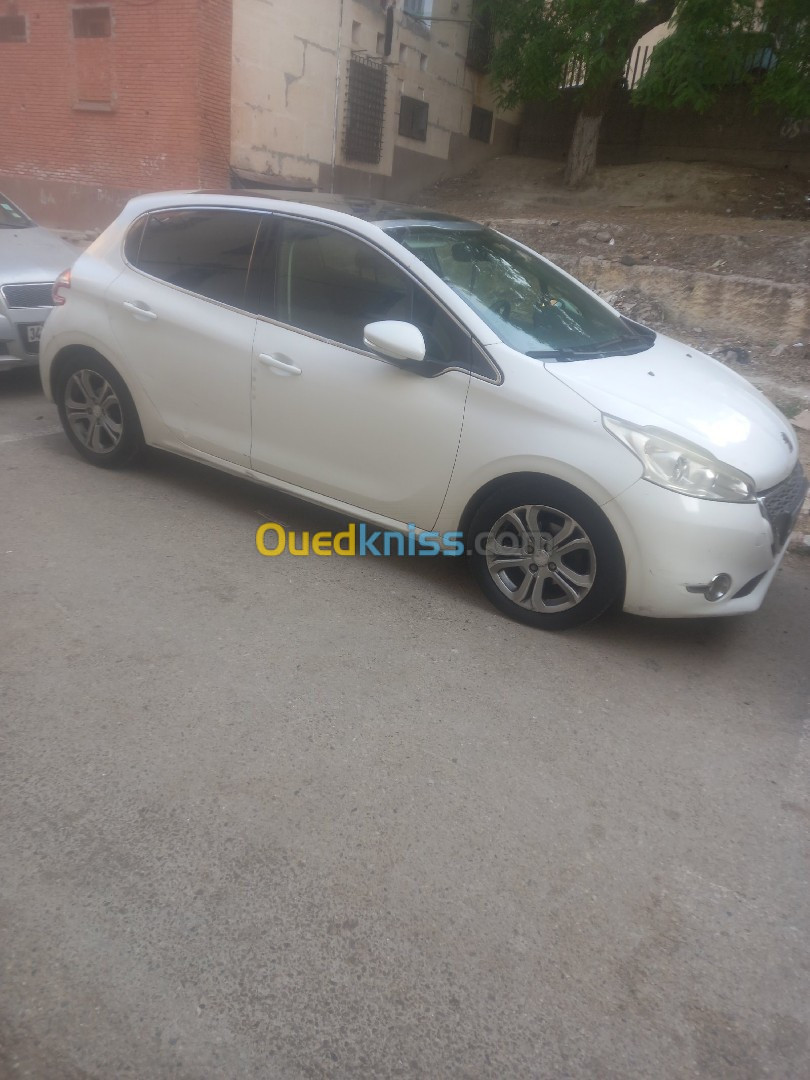 Peugeot 208 2013 Allure