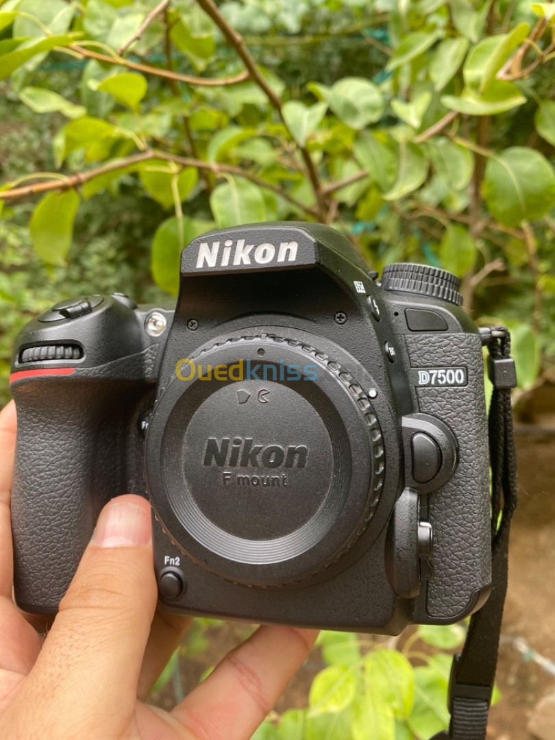 Nikon D7500 boîtier NU clic 4K